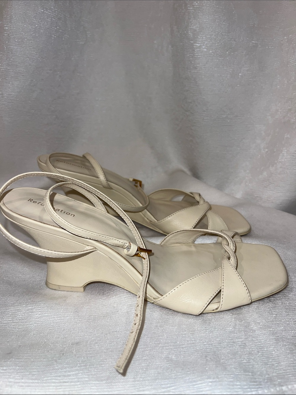 Reformation Margot 75MM Metallic Leather Wedge Sandals Cream Knot Front Heel SB9 - Picture 4 of 10